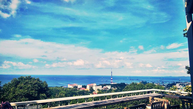 Khung cảnh tuyệt vời của Phú Quốc ngắm từ 88 Hilltop Hostel