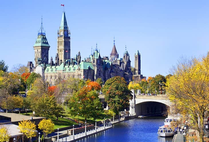 Canada khai thác dòng kênh như một đường giao thương và cũng là một địa điểm du lịch bốn mùa.